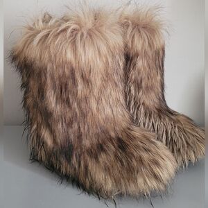 Beautiful Lamb Fur Winter Yeti Boots Made In Italy